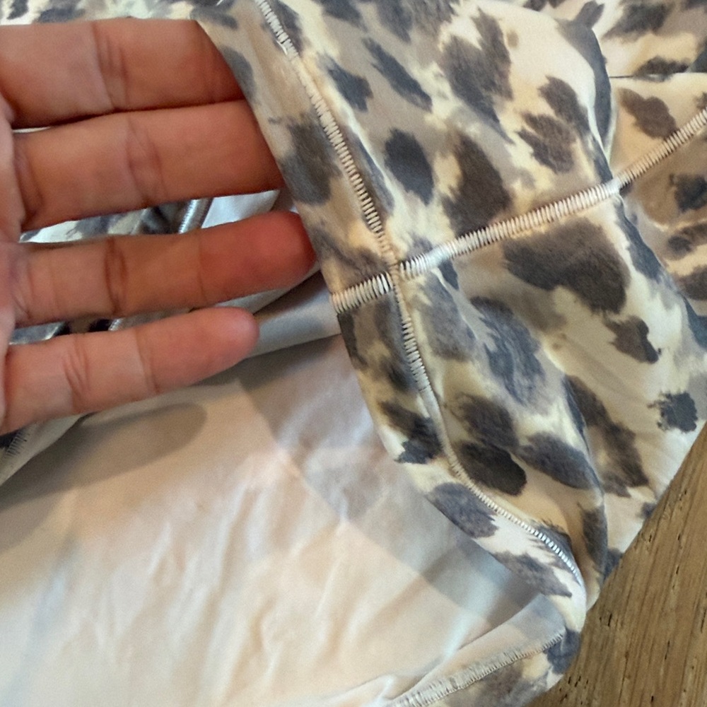 Leopard Print Short Sleeve Tee - Picture 5 of 5
